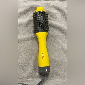 The Double Shot Oval Blow-Dryer Brush